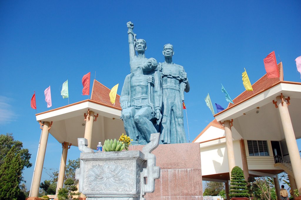 UBND tỉnh ban hành Quyết định thành lập Tổ hỗ trợ thủ tục đầu tư